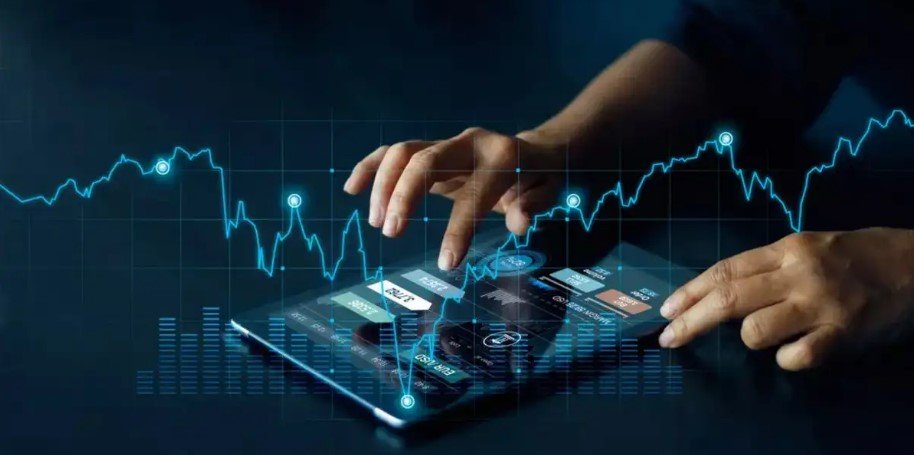 TCS Share Price Analysis: Fundamental vs. Technical